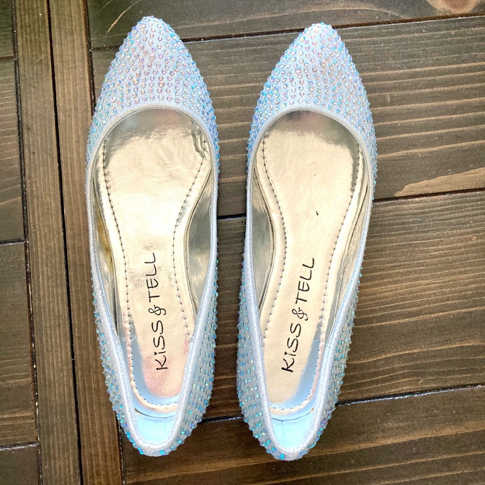 Forma Flat Studded Shoes